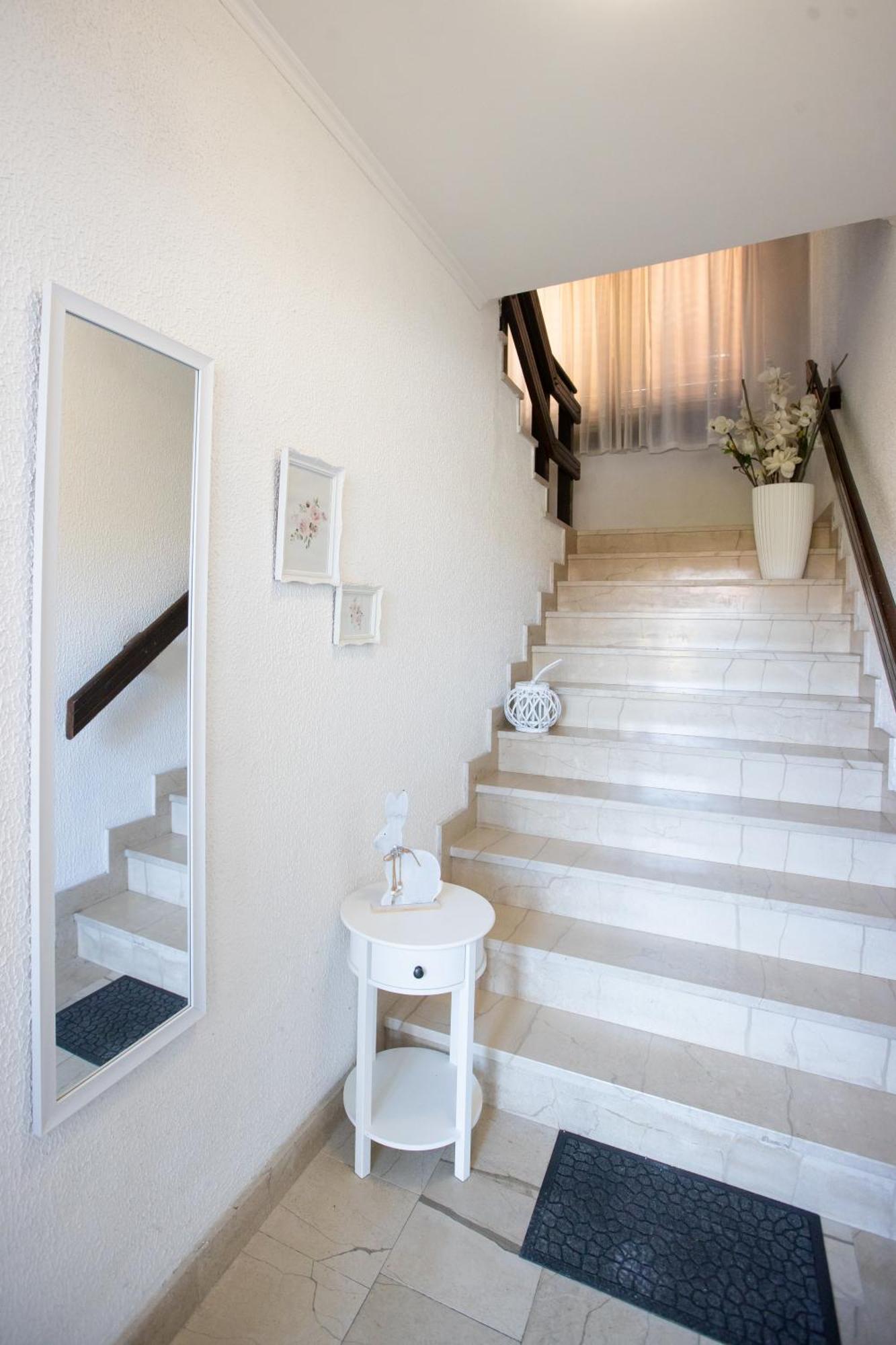 Guesthouse Sanabor ポストイナ エクステリア 写真