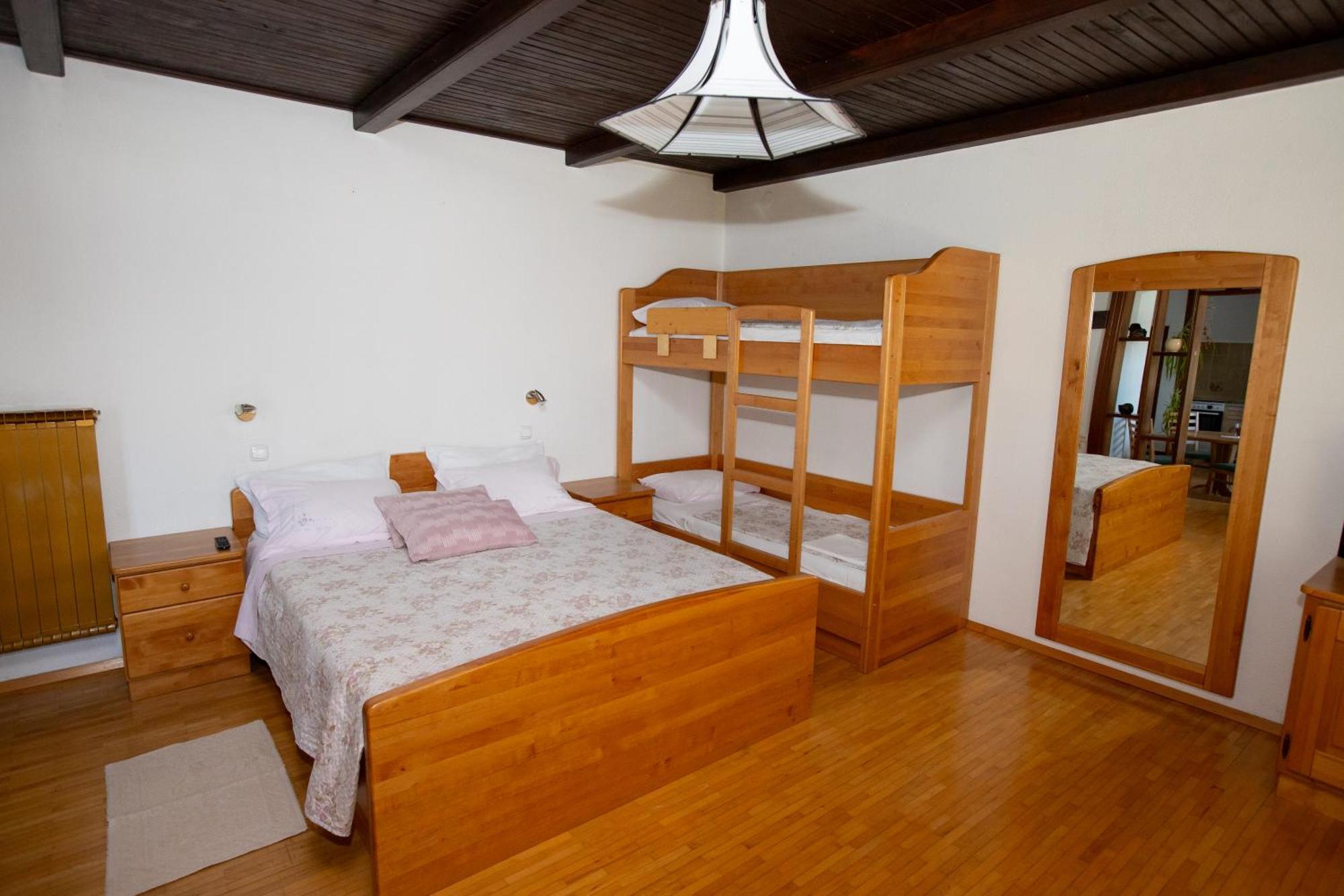 Guesthouse Sanabor ポストイナ エクステリア 写真