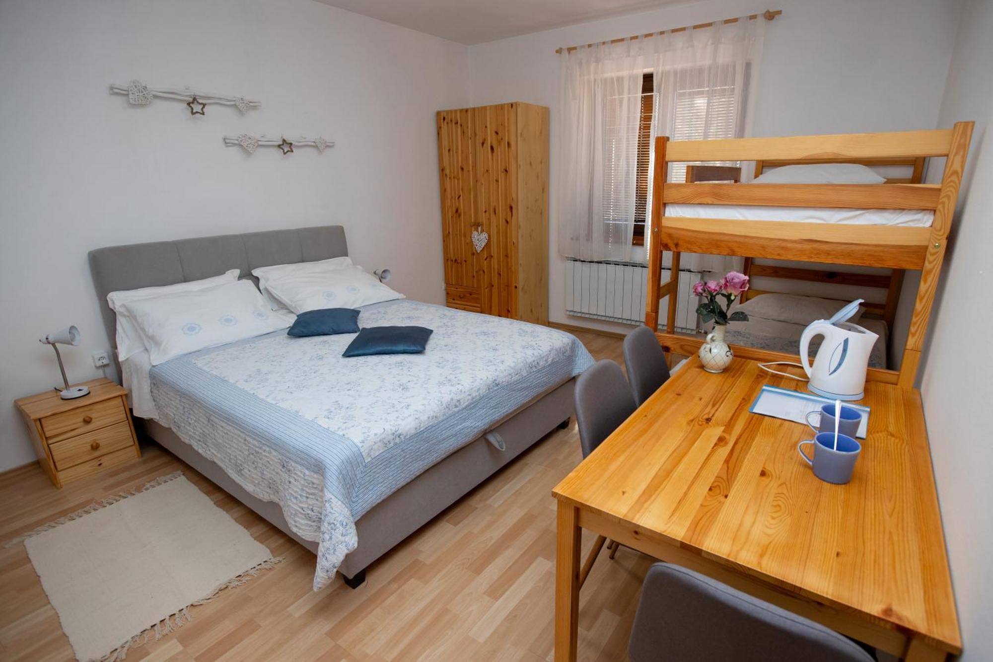 Guesthouse Sanabor ポストイナ エクステリア 写真