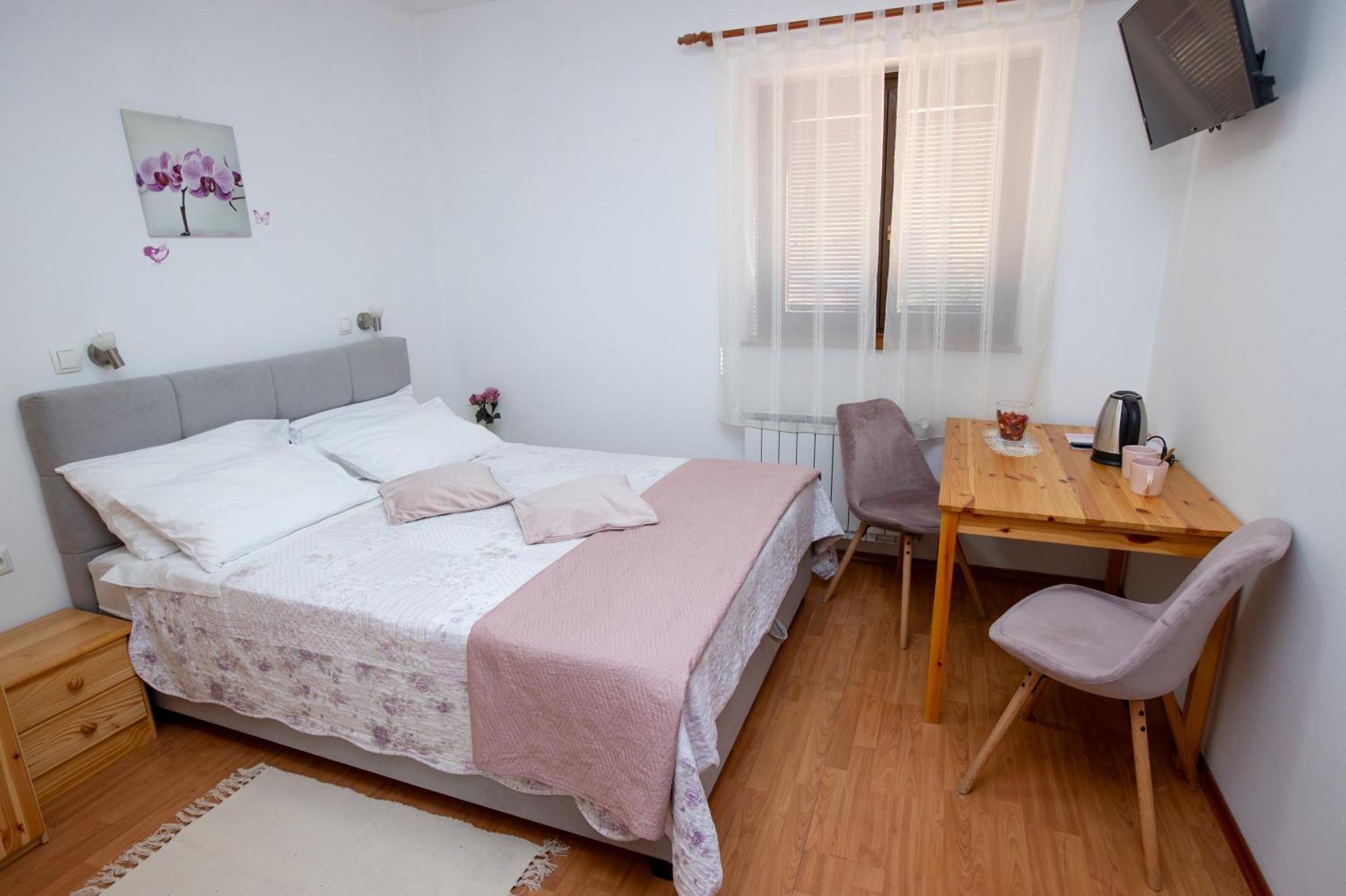Guesthouse Sanabor ポストイナ エクステリア 写真